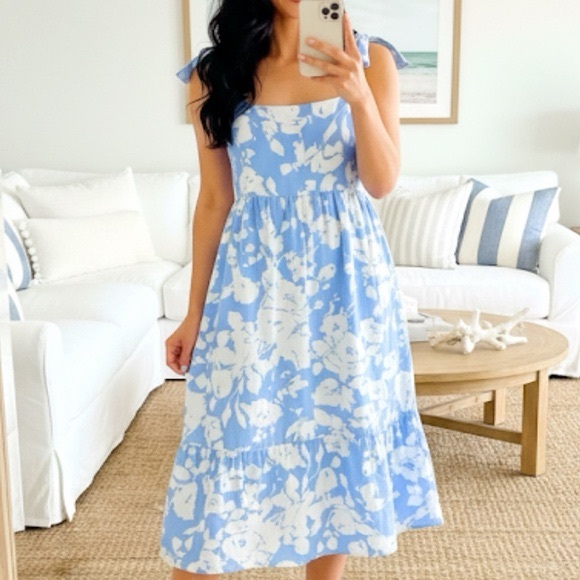 Tuckernuck Dresses & Skirts - Tuckernuck Hyacinth House Blue and White Dress